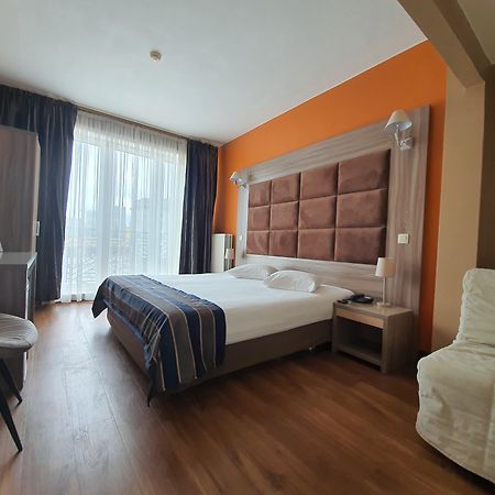 Hotel Midi-Zuid Saint-Gilles Kültér fotó