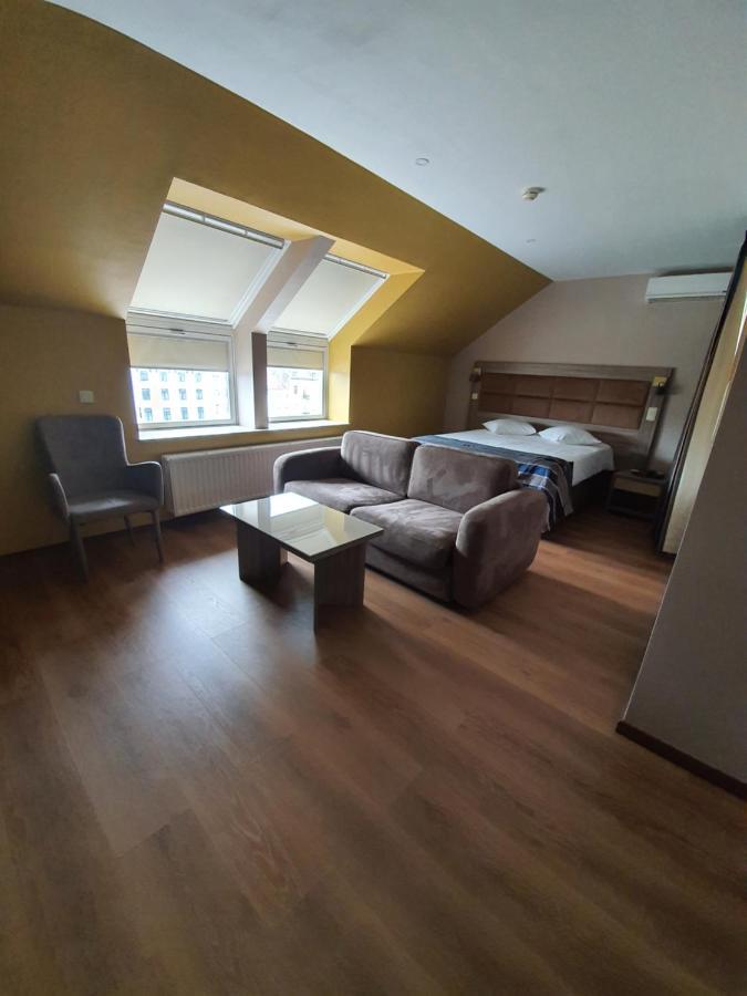 Hotel Midi-Zuid Saint-Gilles Kültér fotó