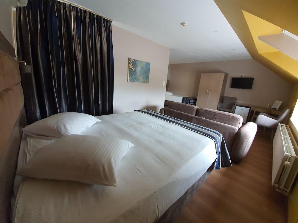 Hotel Midi-Zuid Saint-Gilles Kültér fotó