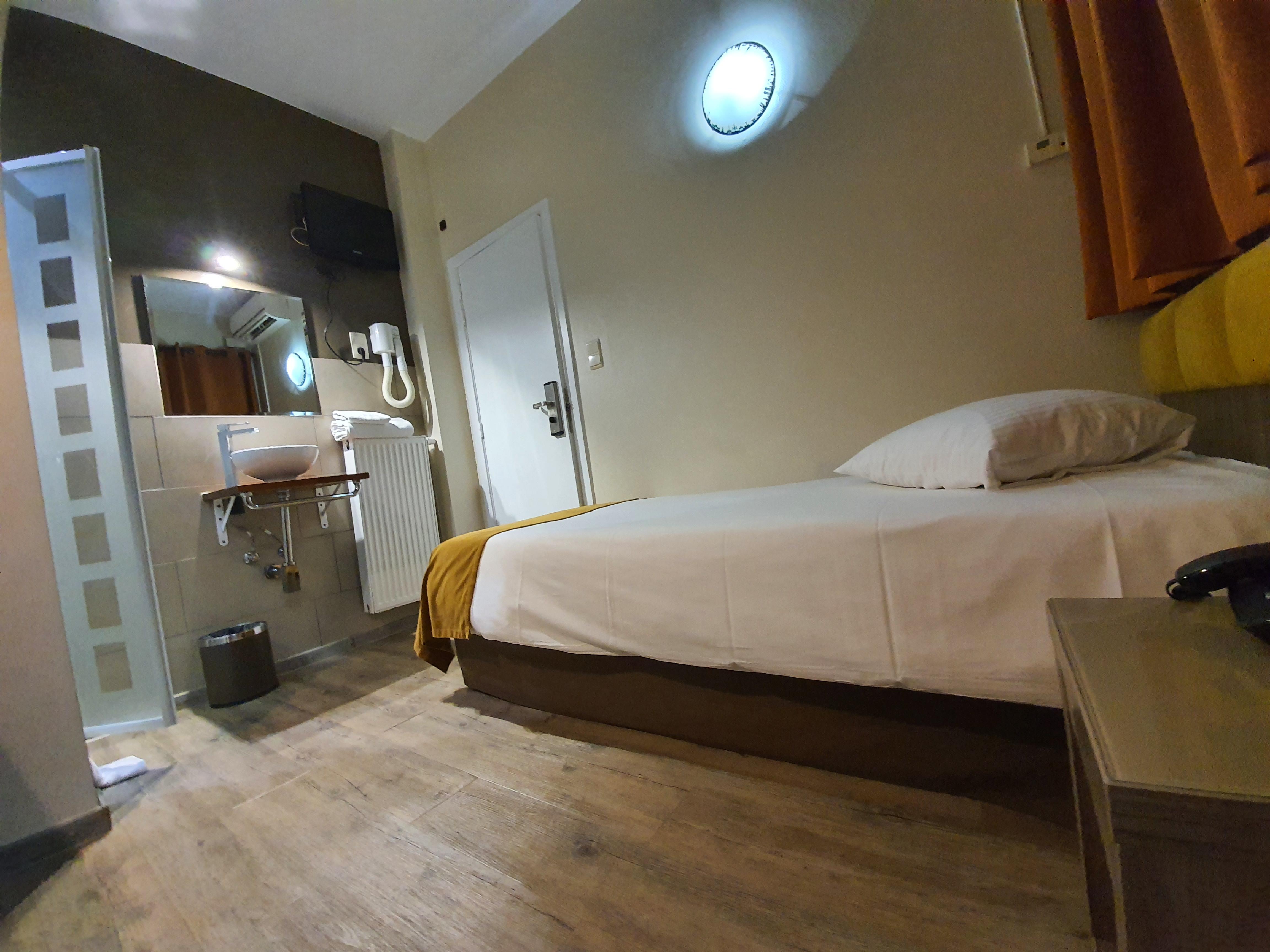 Hotel Midi-Zuid Saint-Gilles Kültér fotó