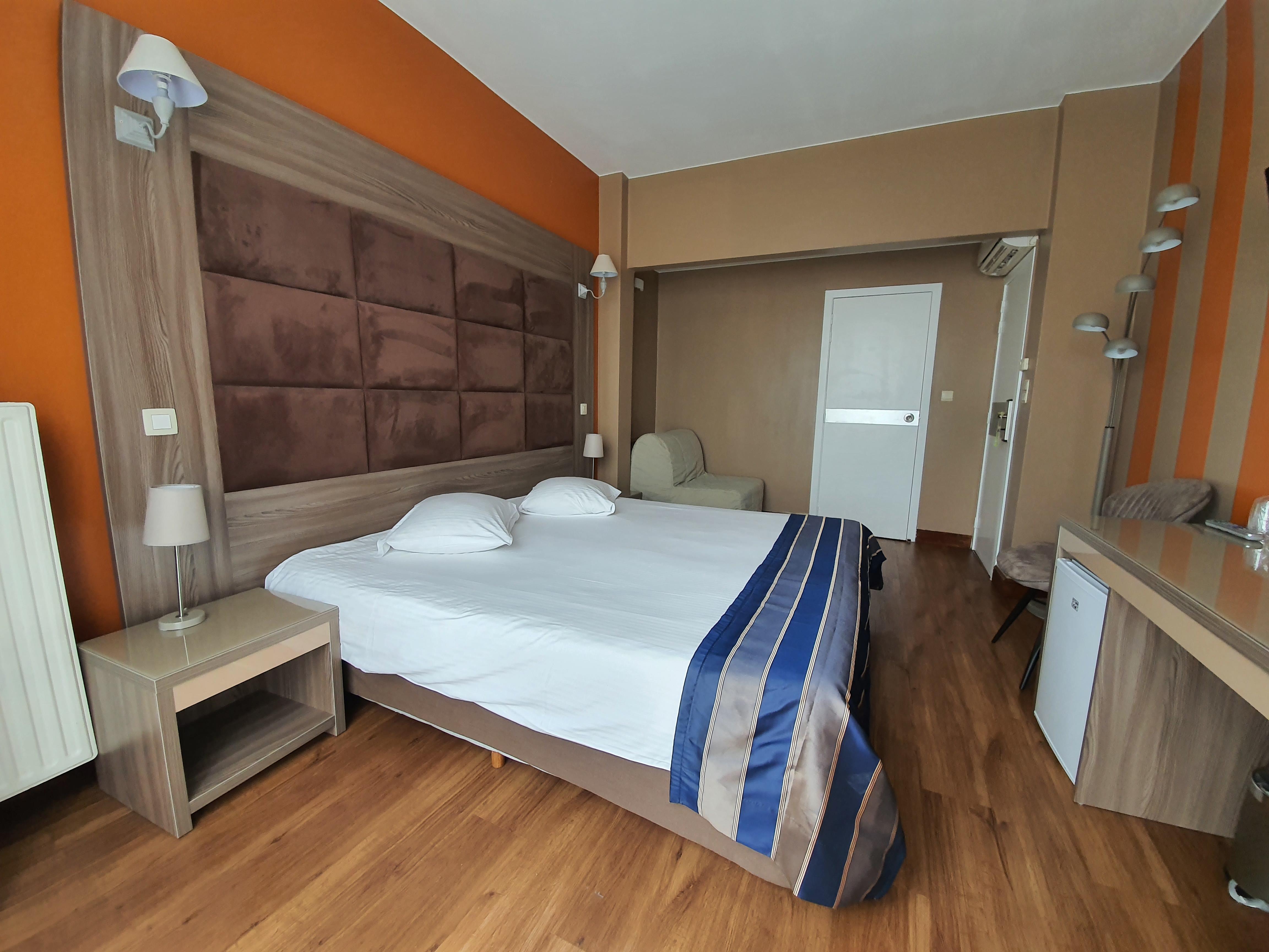 Hotel Midi-Zuid Saint-Gilles Kültér fotó