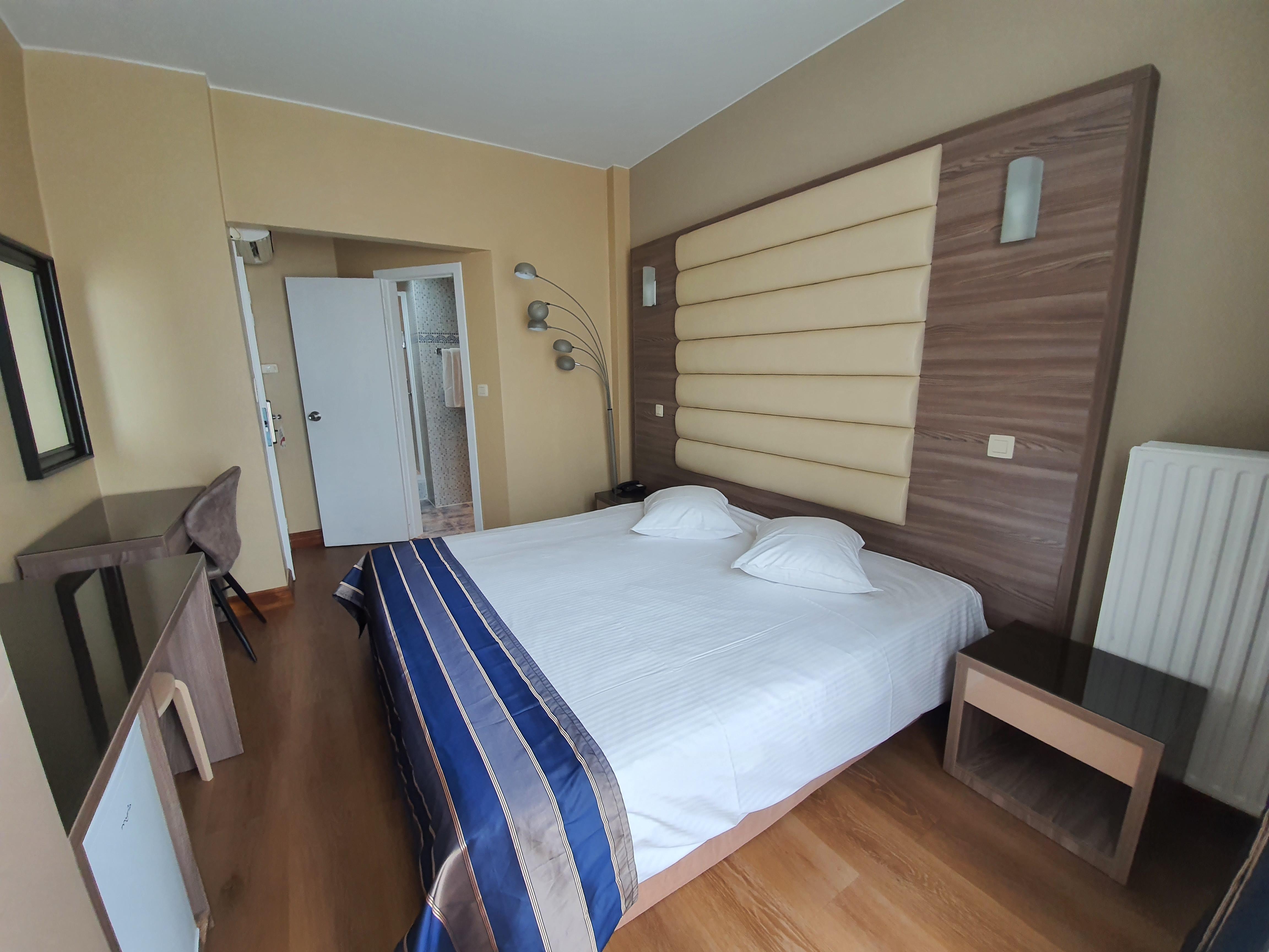 Hotel Midi-Zuid Saint-Gilles Kültér fotó