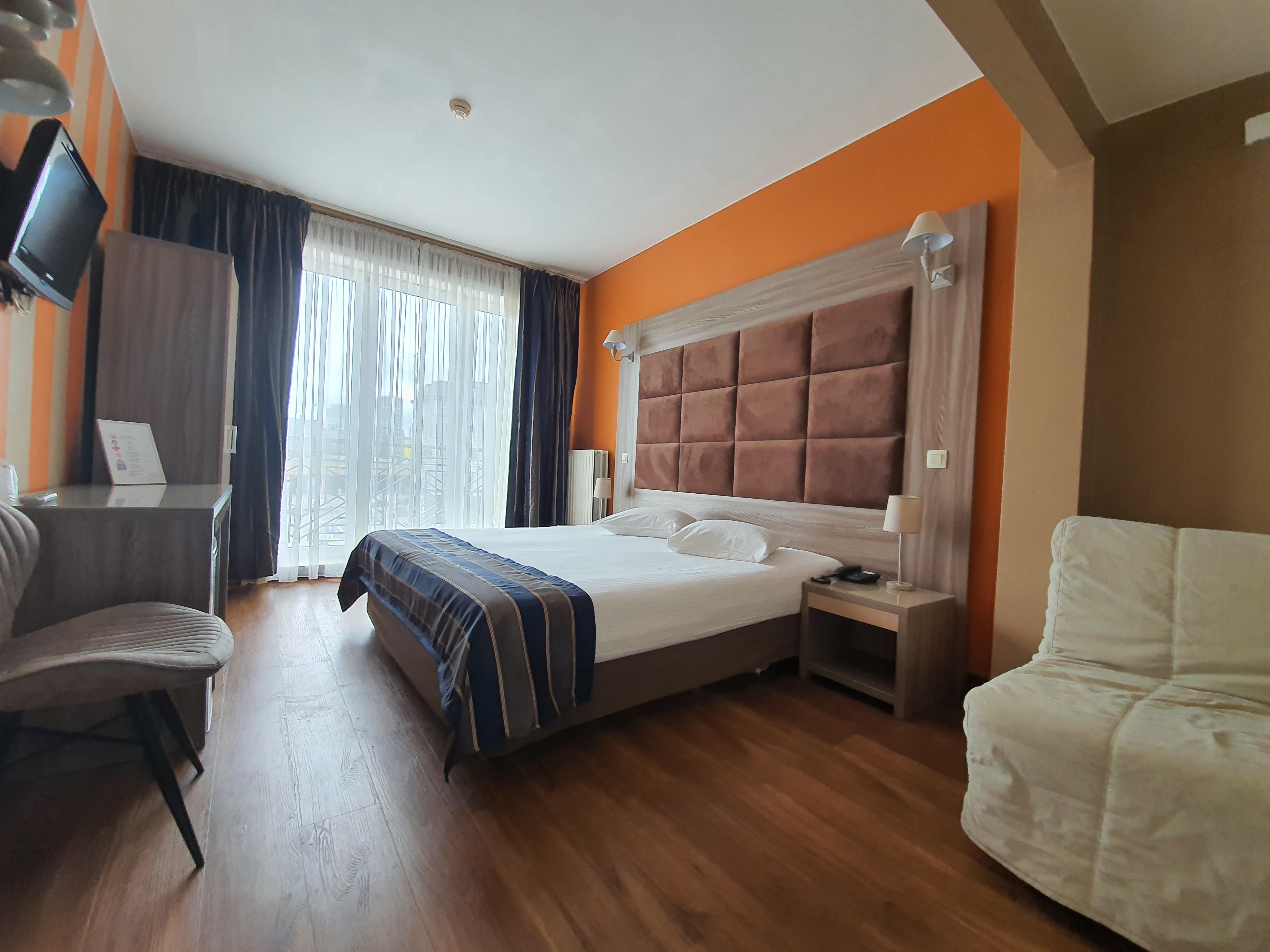 Hotel Midi-Zuid Saint-Gilles Kültér fotó