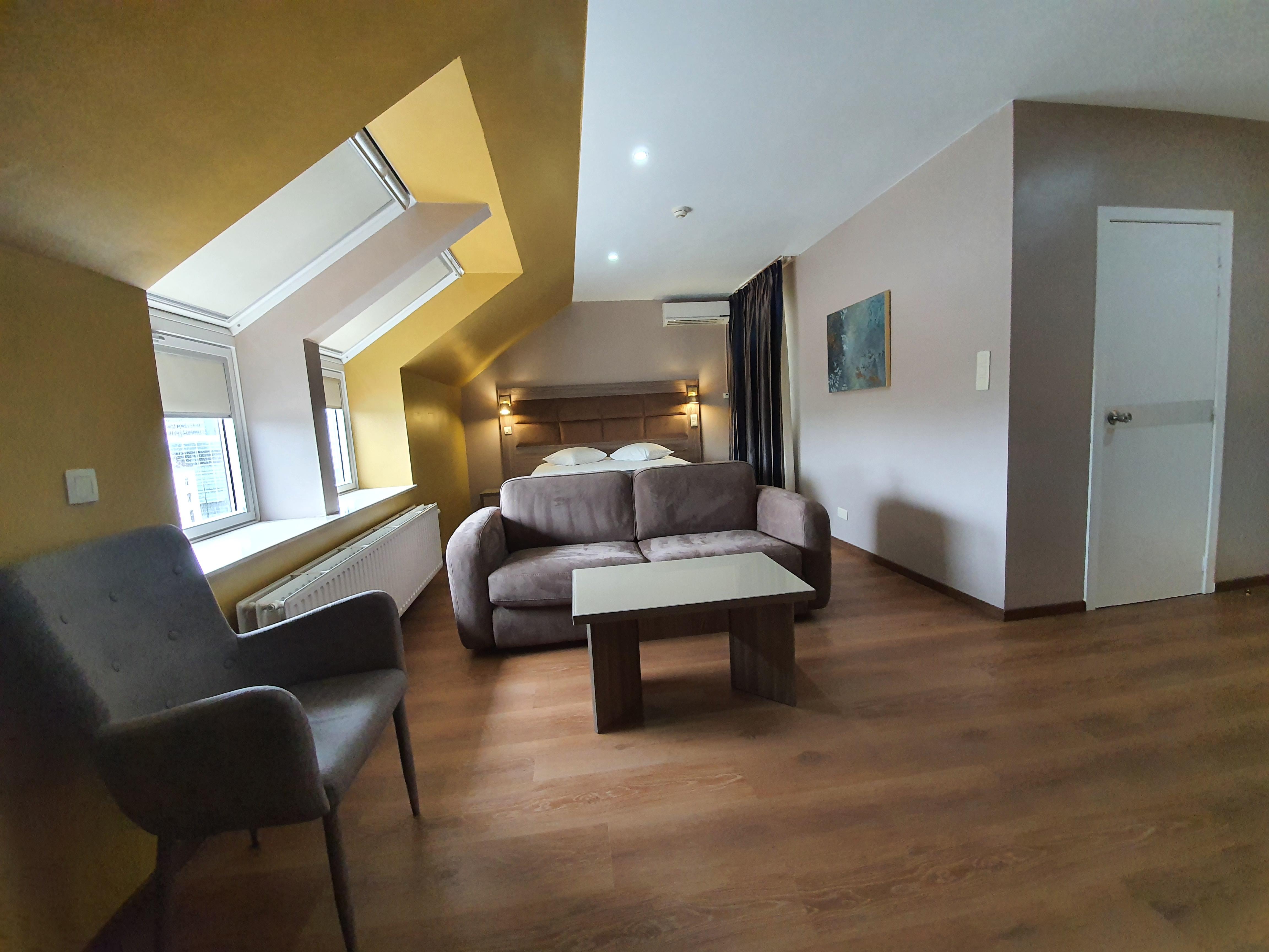 Hotel Midi-Zuid Saint-Gilles Kültér fotó